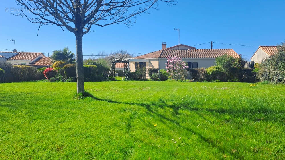 Maison à SAINT-MARC-LA-LANDE