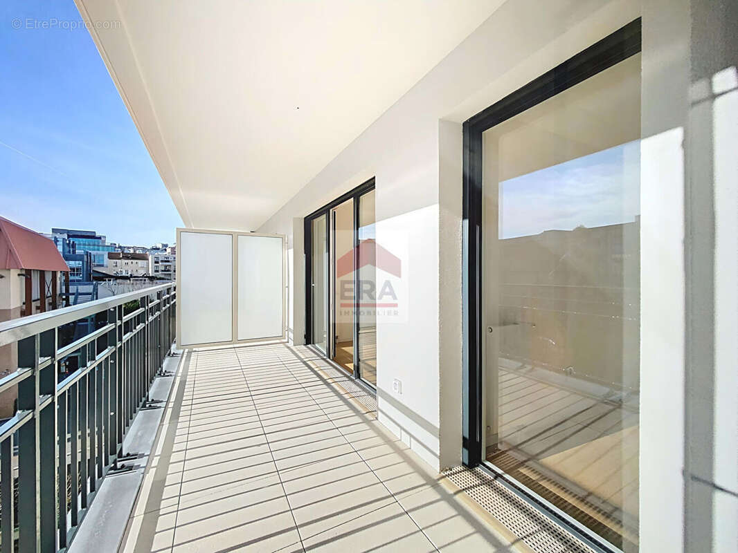 Appartement à SURESNES