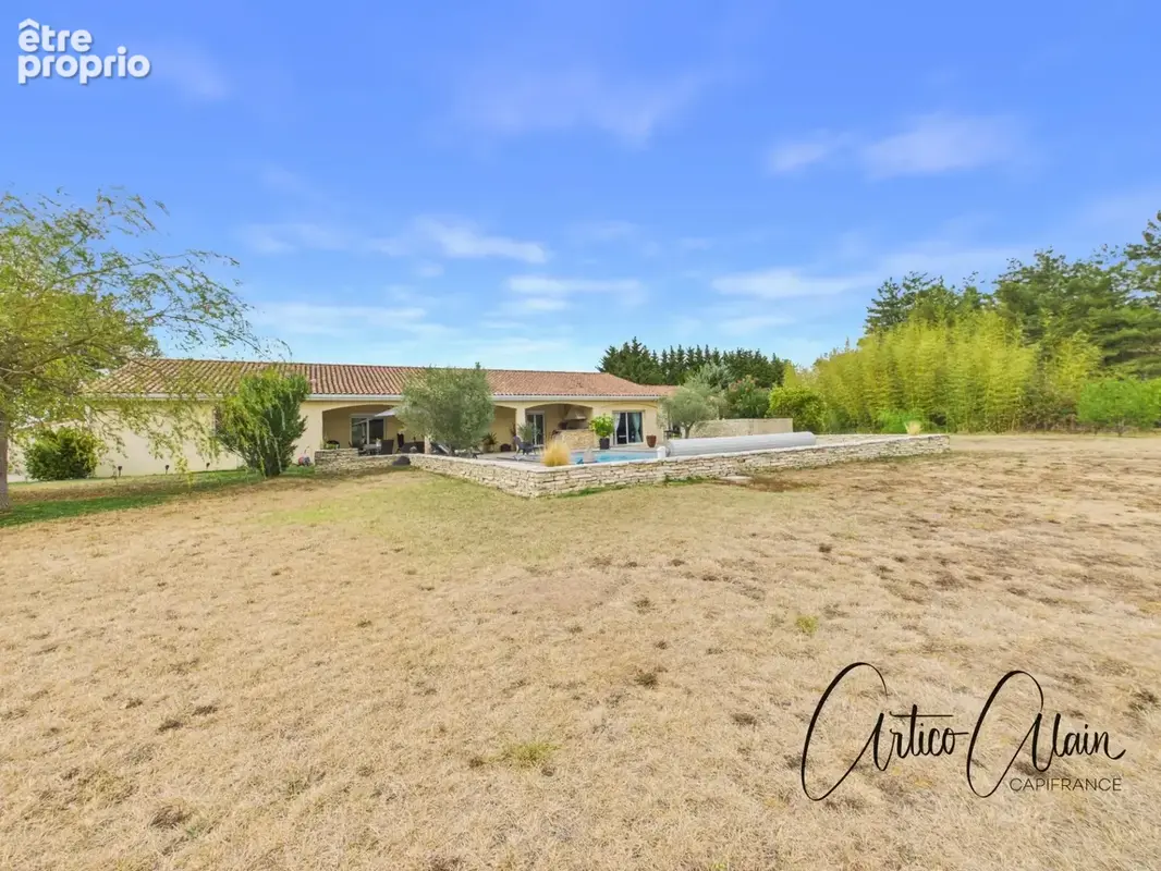 Maison de plain-pied 200 m² avec appartement indépendant et piscine - photo 24