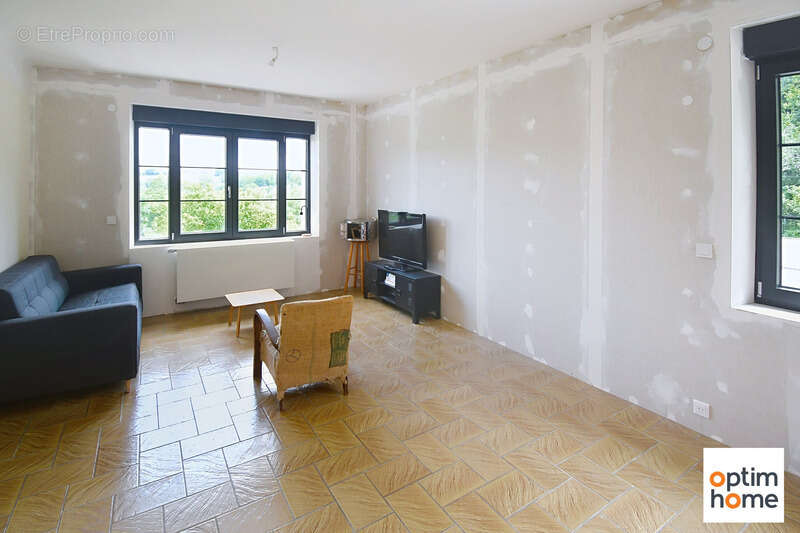 Une propriété de caractère de 325 m² sur plus de 35 ares, avec piscine et 11 garages ! - photo 30