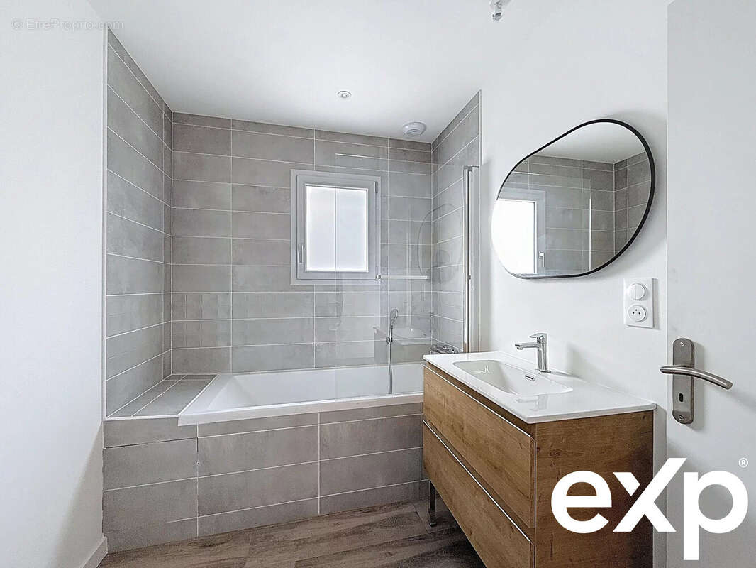 Maison à SAINTE-SOULLE