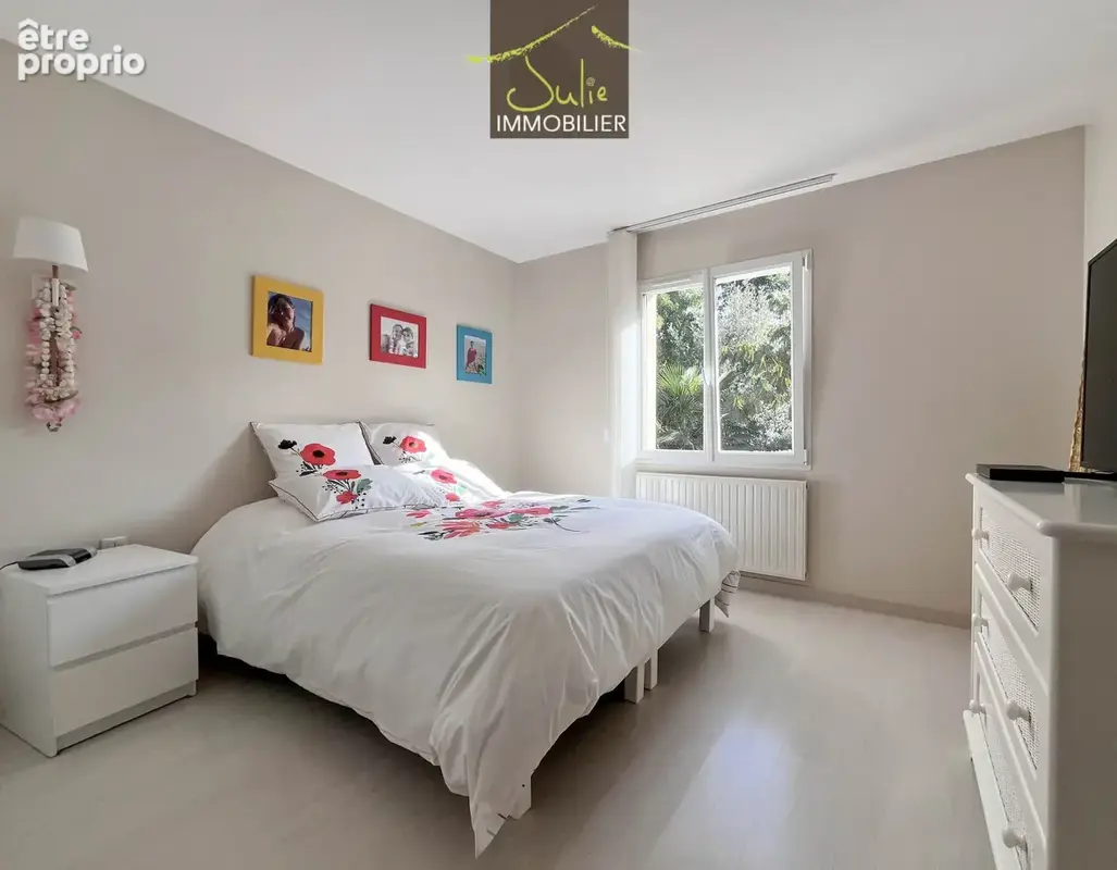 RARE dans BRESSUIRE ! Magnifique Propriété dans un parc clos de 2247m2, aux portes du centre ville !! - photo 9