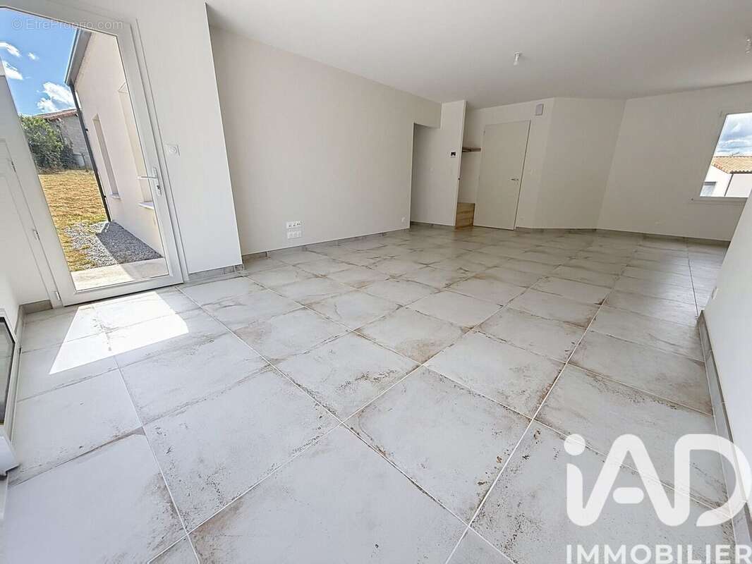 Photo 2 - Maison à PARTHENAY