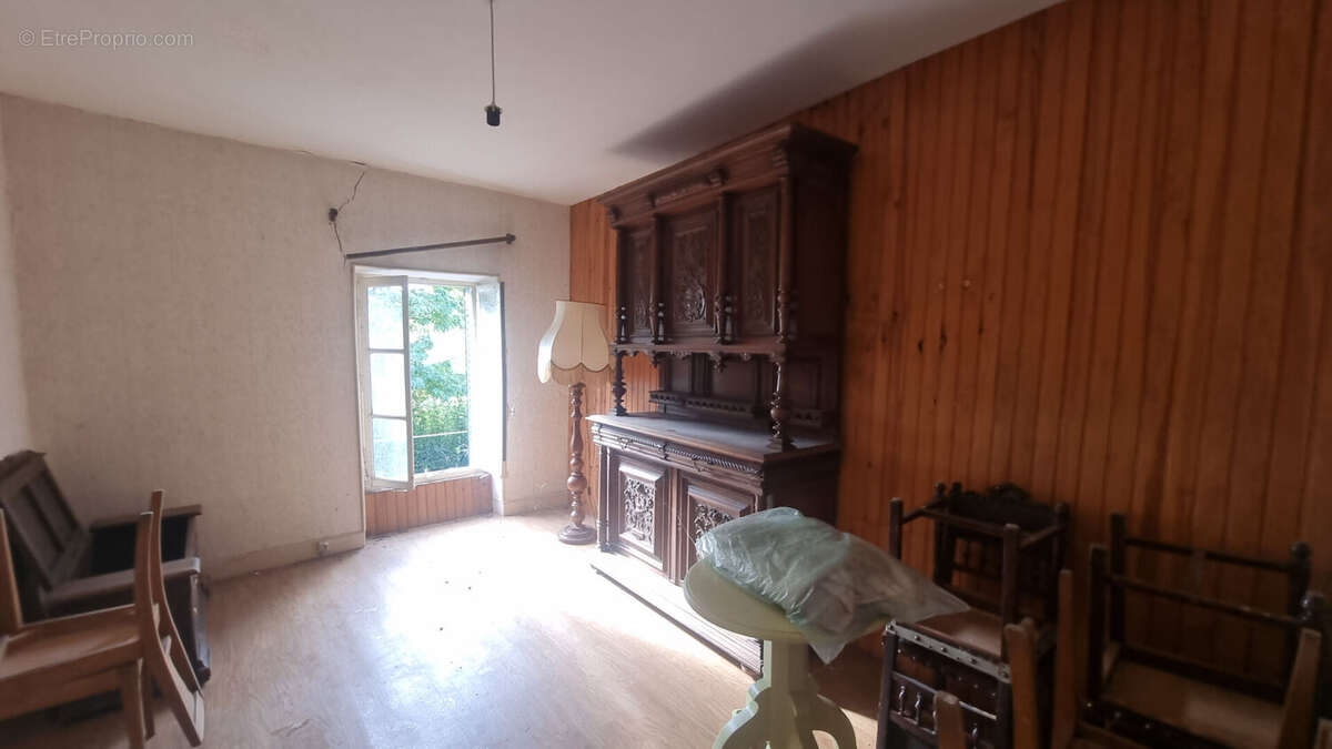 Maison à TOURZEL-RONZIERES