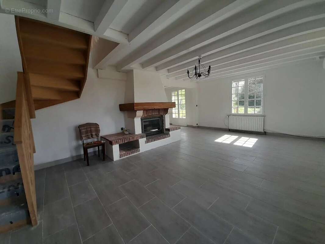 Maison à BUSSIERE-POITEVINE