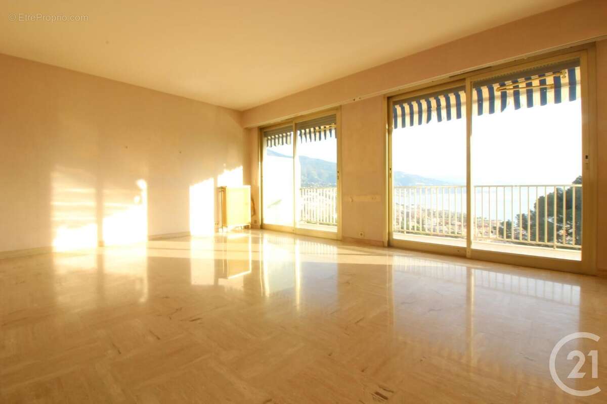Appartement à ROQUEBRUNE-CAP-MARTIN