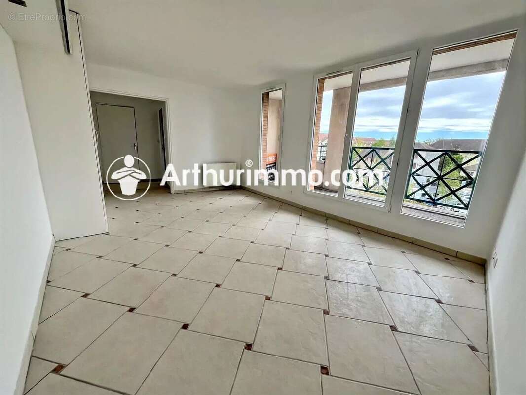 Appartement à LIEUSAINT