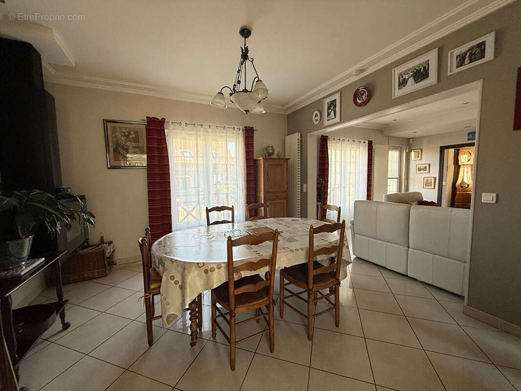 Maison à MONDEVILLE