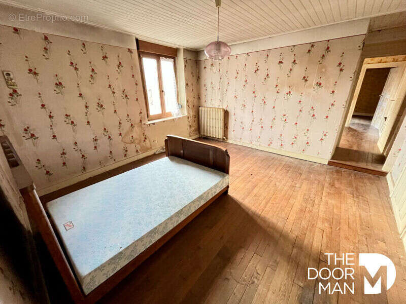 Maison à SERQUEUX