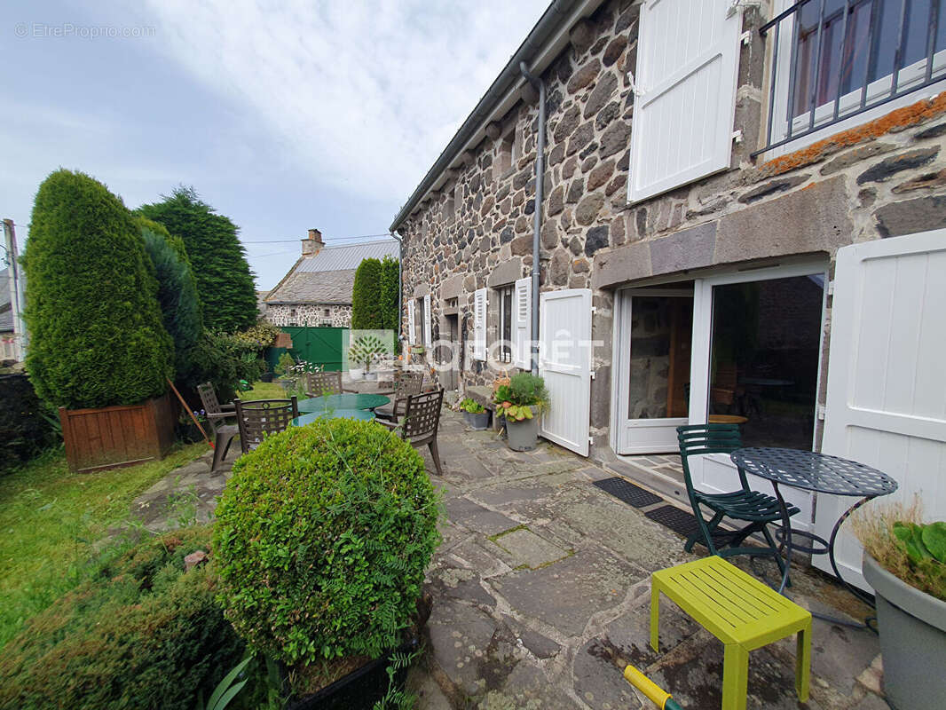 Maison à LAVEISSENET