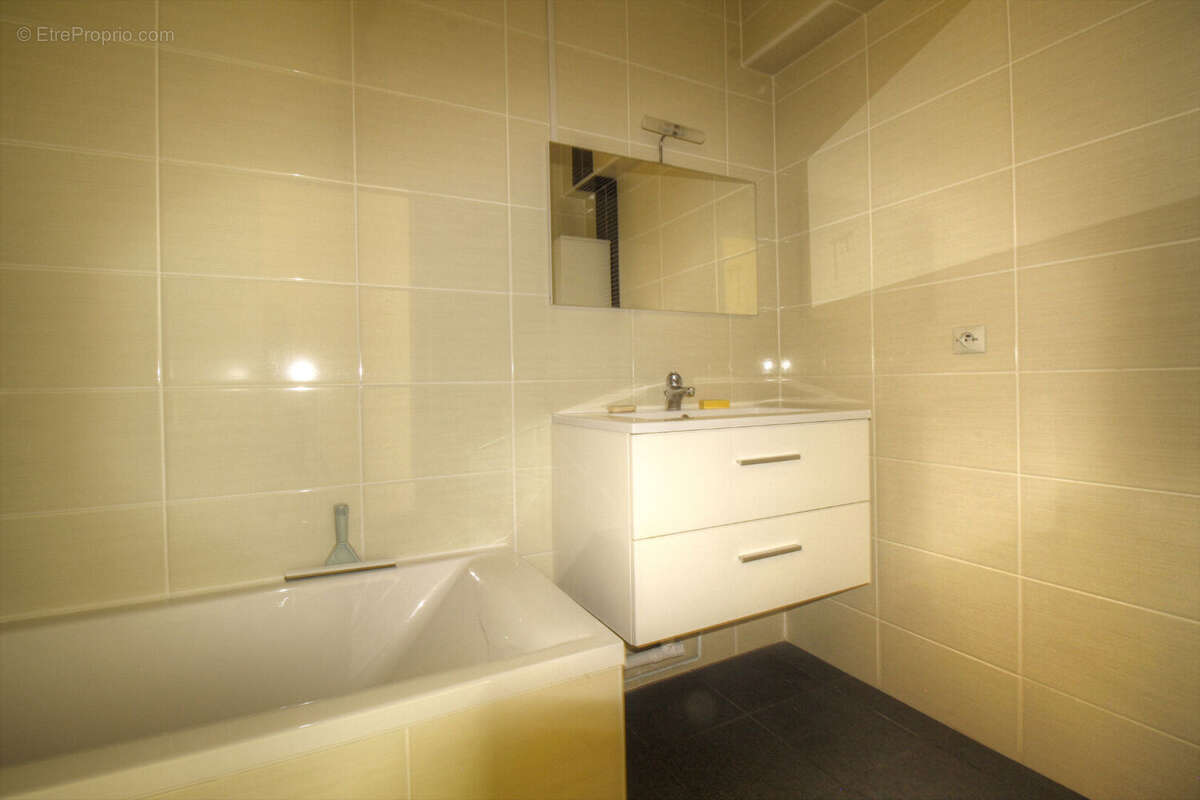 Appartement à SARTROUVILLE