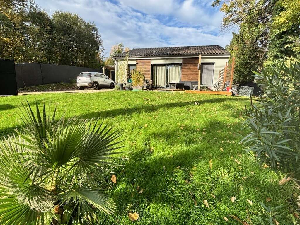 Maison à COULOUNIEIX-CHAMIERS