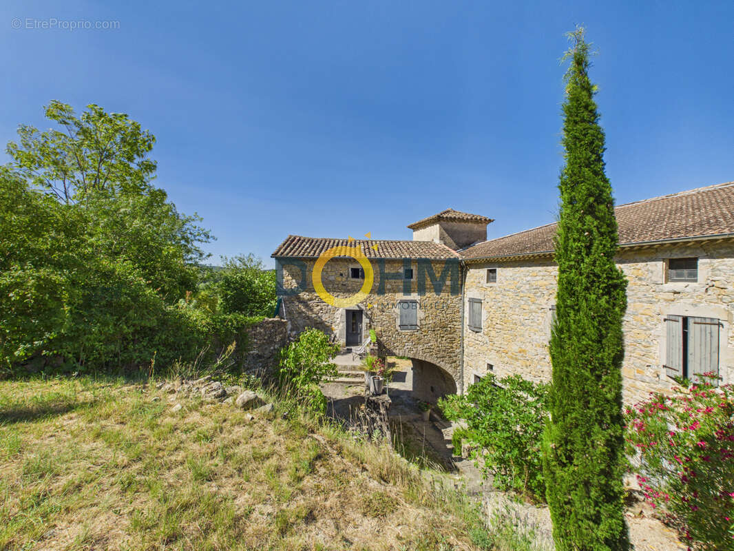 Propriété: 3 habitations + piscine - photo 3