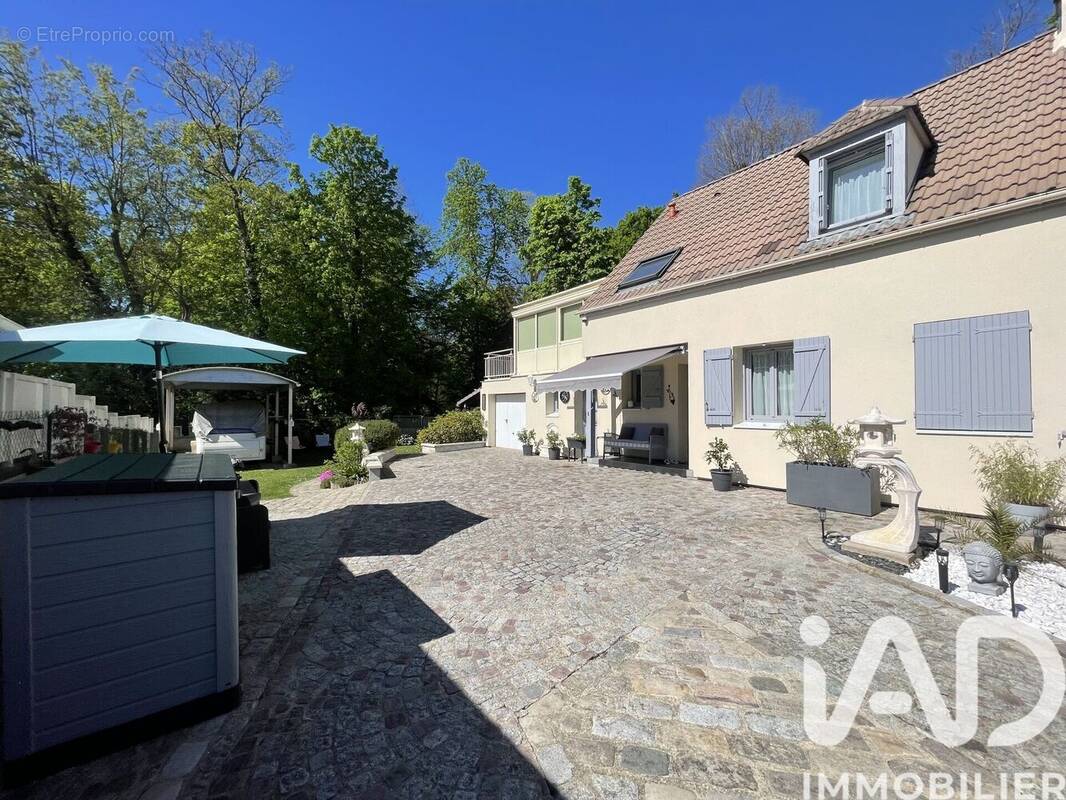 Photo 1 - Maison à SAINT-LEU-LA-FORET