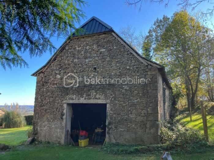 Maison à SAINTE-COLOME