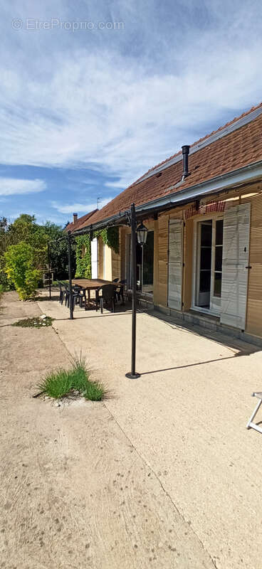 Maison à SAVIGNY-EN-SEPTAINE