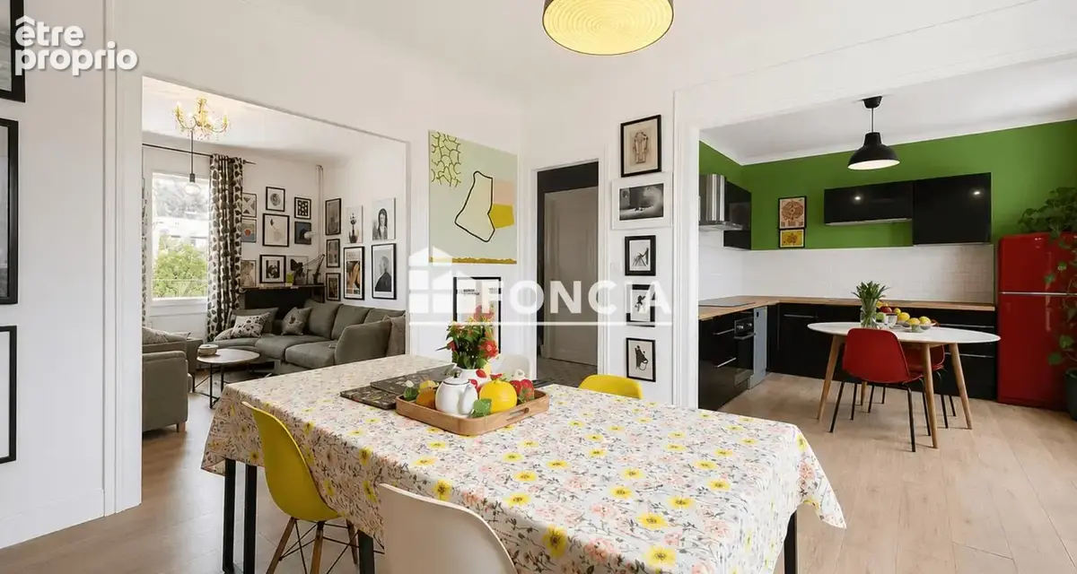  Coup de cœur en ville : une maison familiale pleine de charme avec jardin  - photo 3