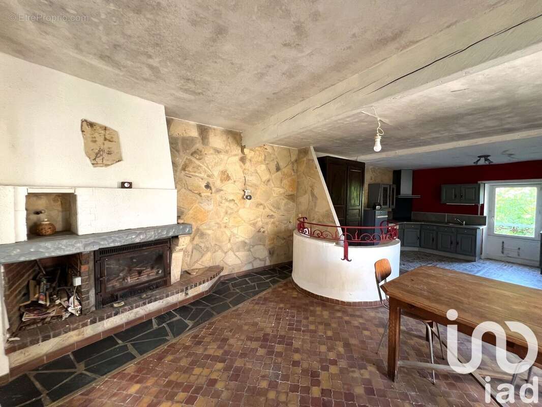 Maison 143 m² à Couze-Et-Saint-Front  - photo 5