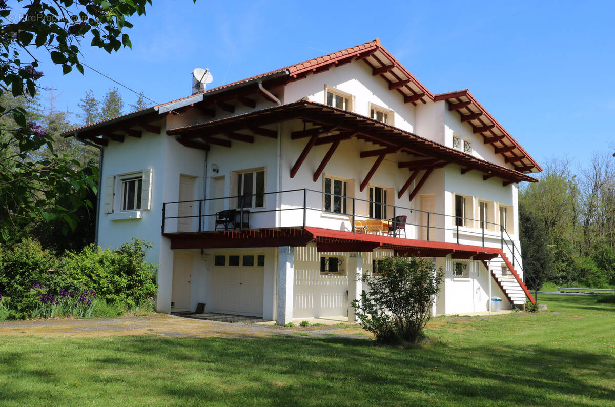 Maison à CASTELNAU-MAGNOAC