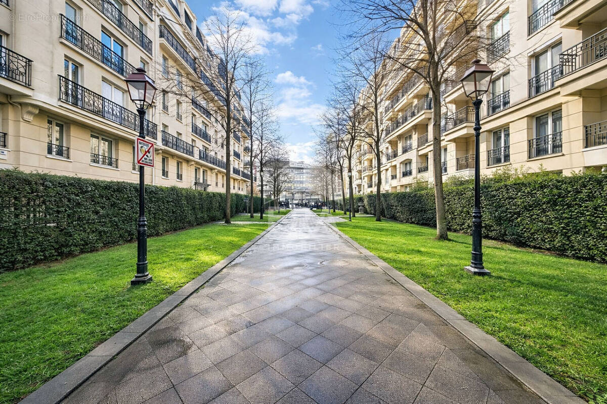 Appartement à ISSY-LES-MOULINEAUX
