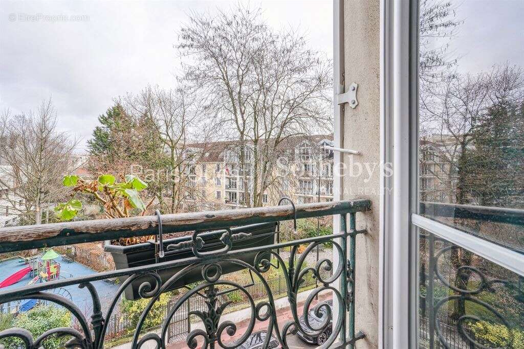 Appartement à NEUILLY-SUR-SEINE