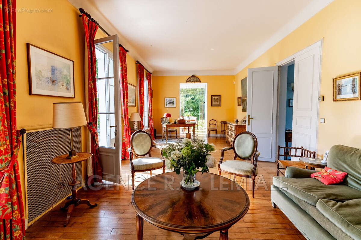 Maison à MAISONS-LAFFITTE