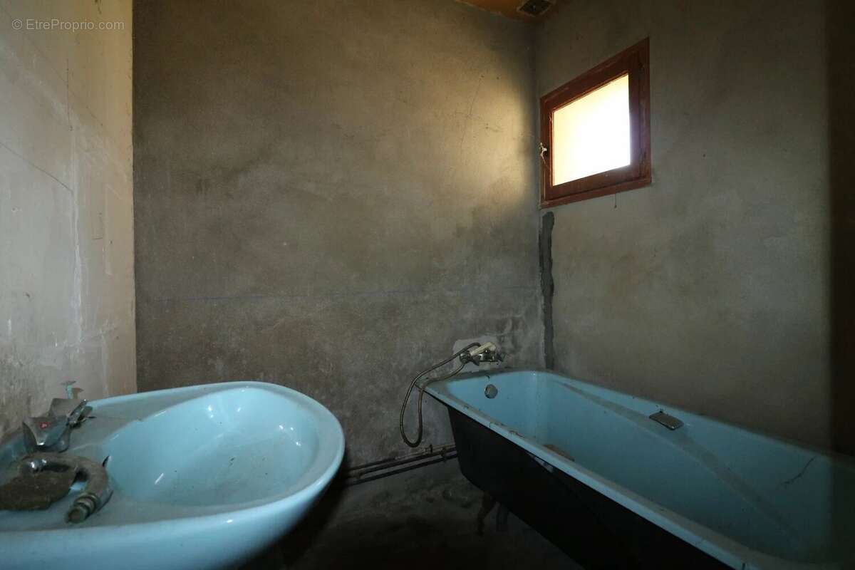 Maison à LA GUERCHE-SUR-L&#039;AUBOIS