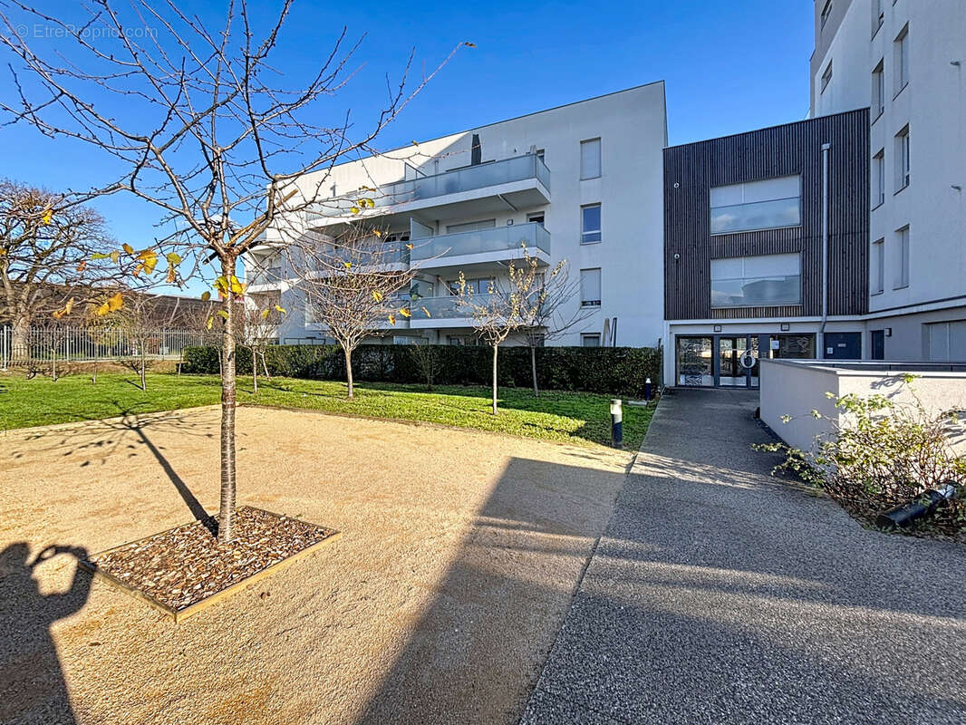 Parking à VILLEURBANNE