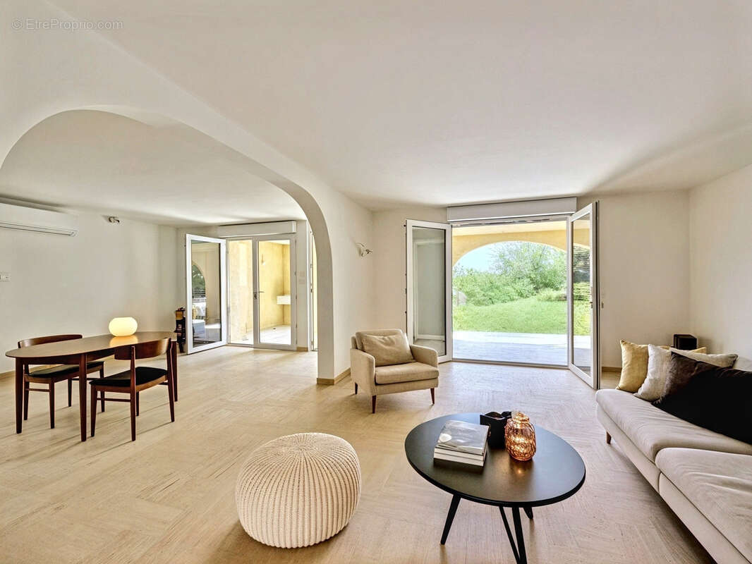 Maison à VILLEVIEILLE