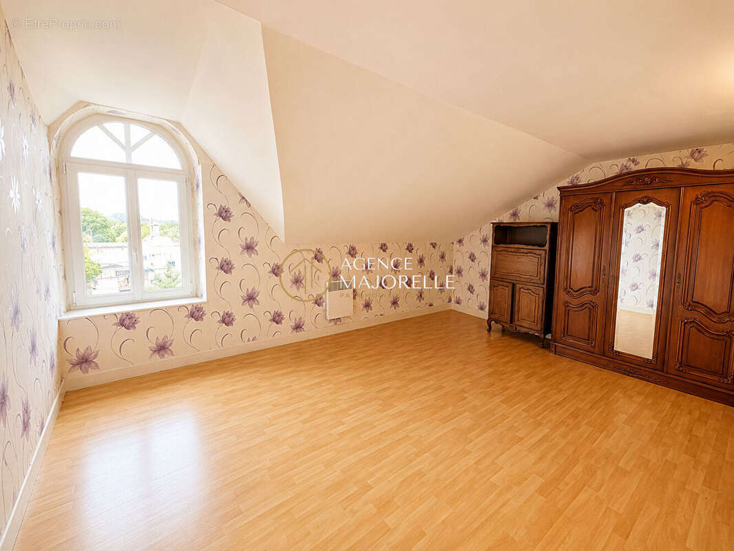 Maison de maître, Laxou village ( 6 chambres, garage et jardin). - photo 13