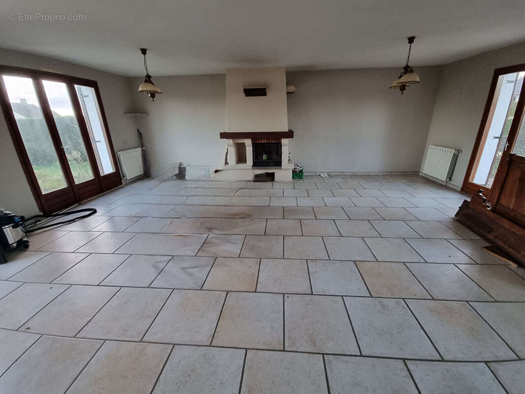 Maison à SAUVIGNY-LES-BOIS