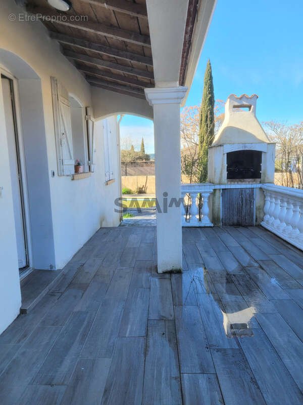 Maison à CLARENSAC