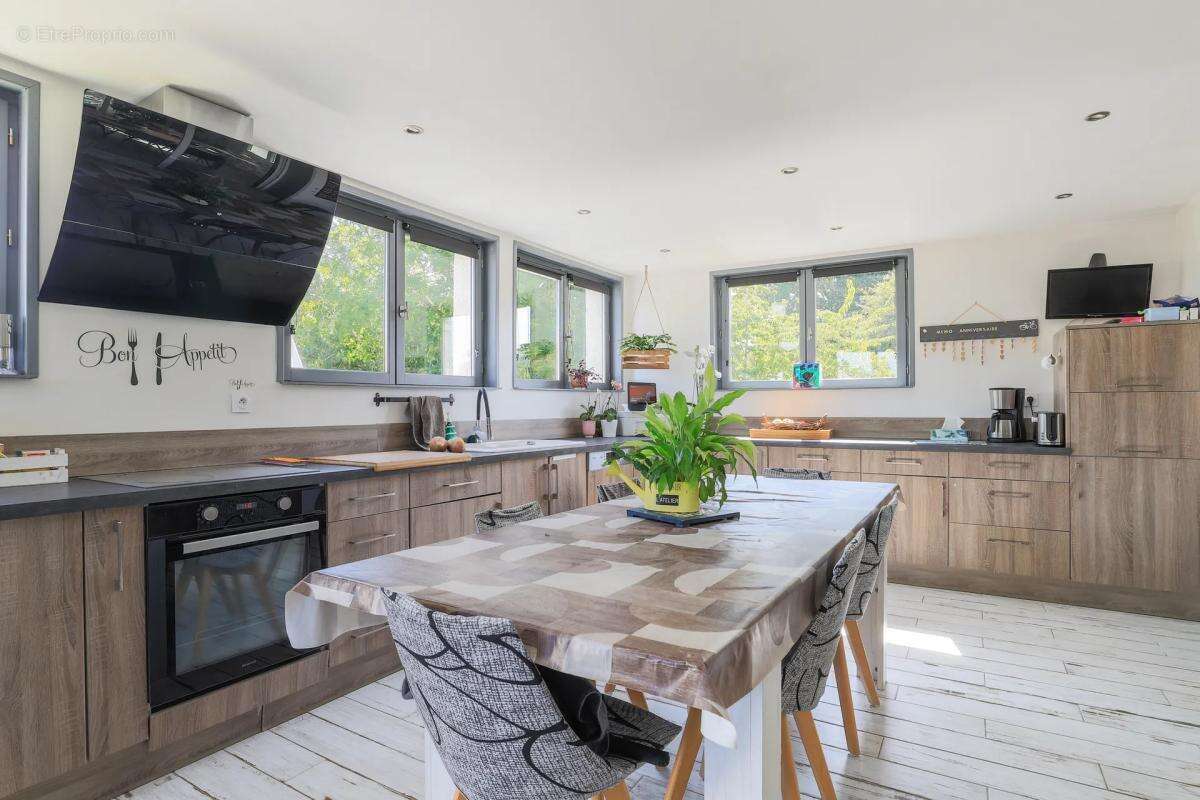 Maison de 6 pièces de 168 m² à Saint-Maulvis - photo 4