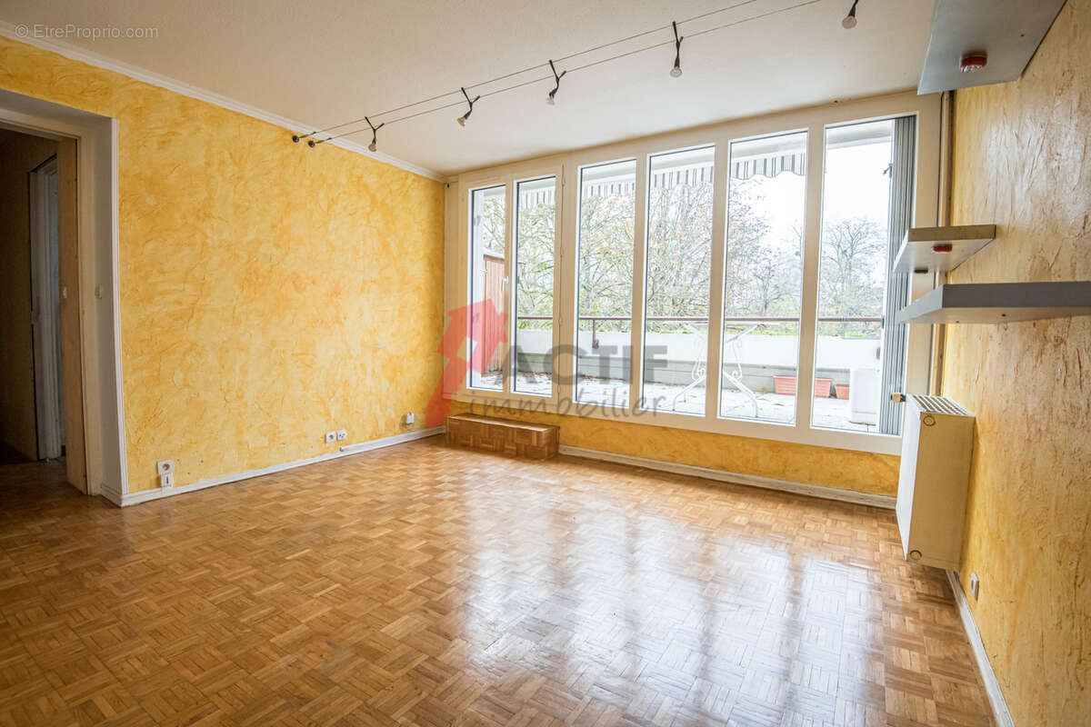 Appartement à RIS-ORANGIS