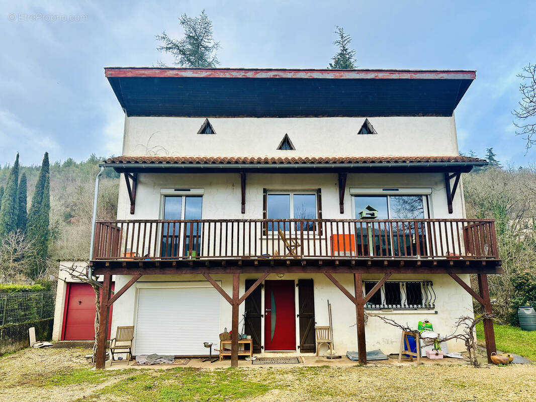 Maison à TOUR-DE-FAURE