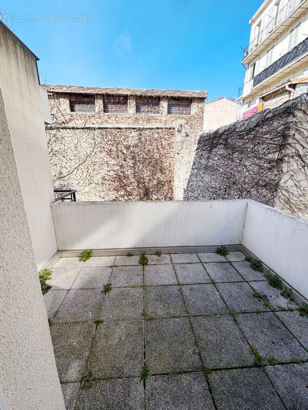 Appartement à MARSEILLE-3E