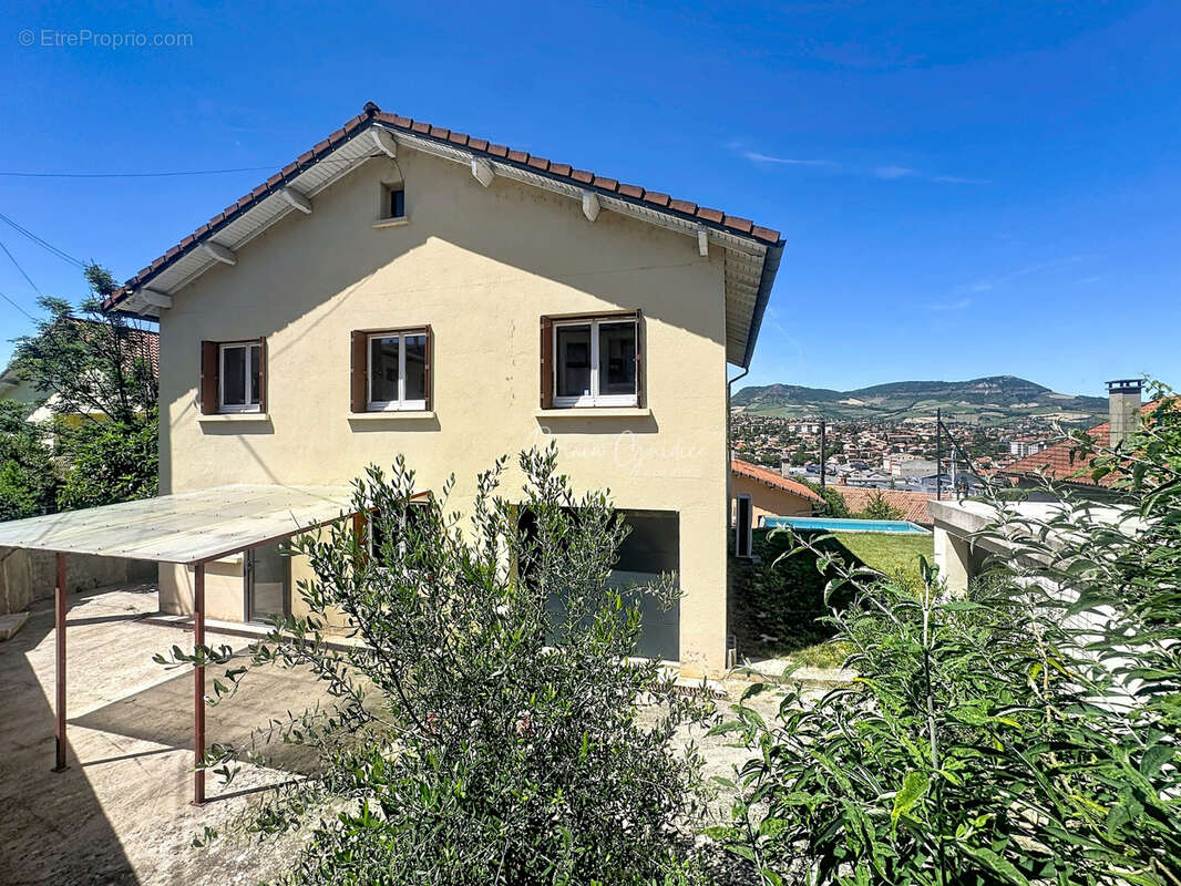Maison à CREISSELS
