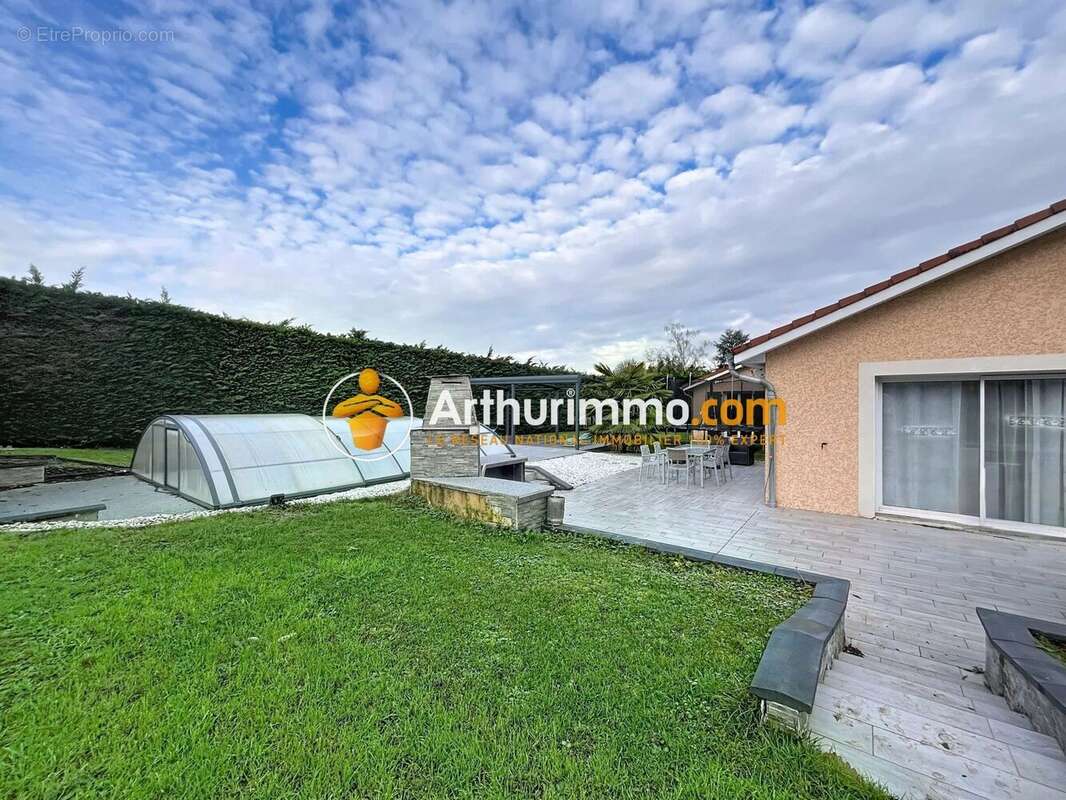 Maison à SAINT-CHEF