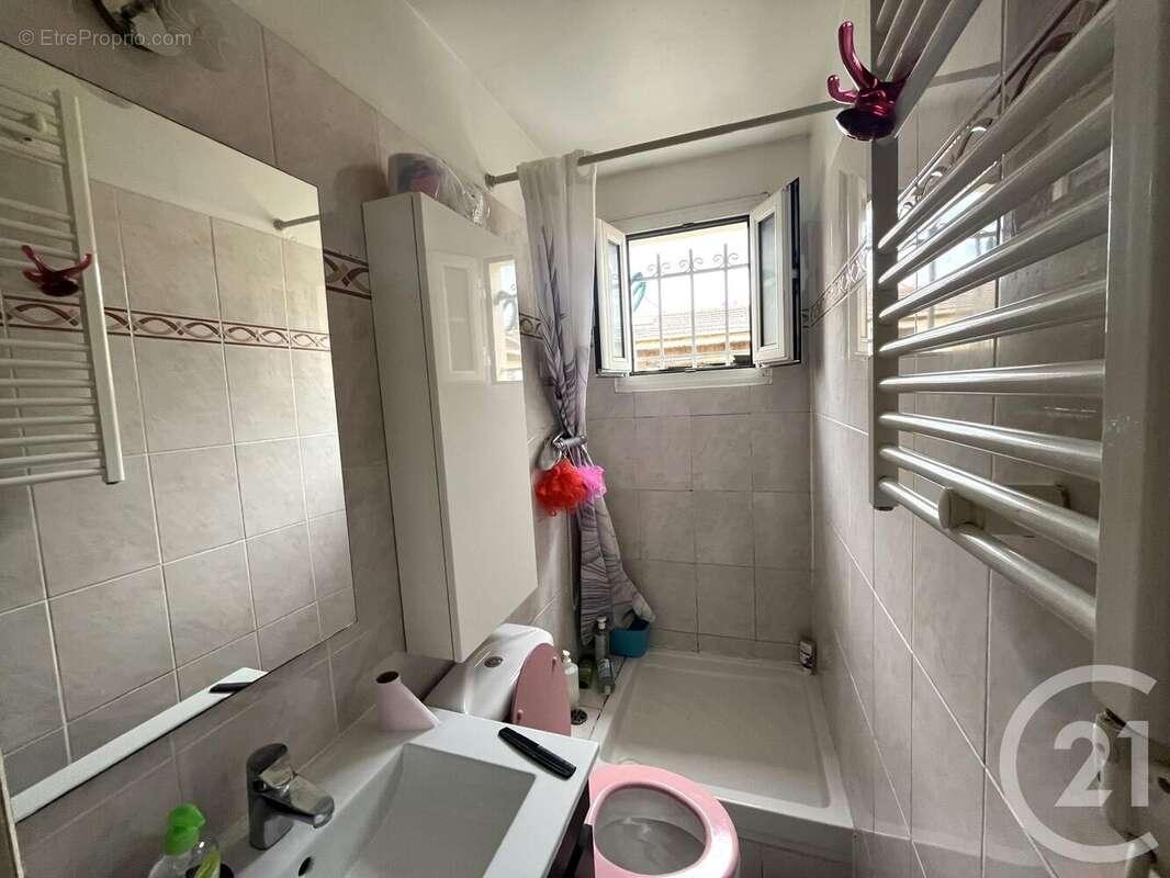 Appartement à SAINT-MAUR-DES-FOSSES