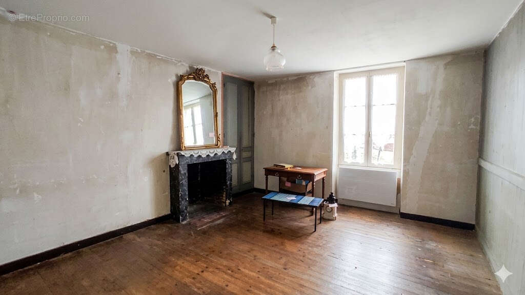 Maison à NAINTRE