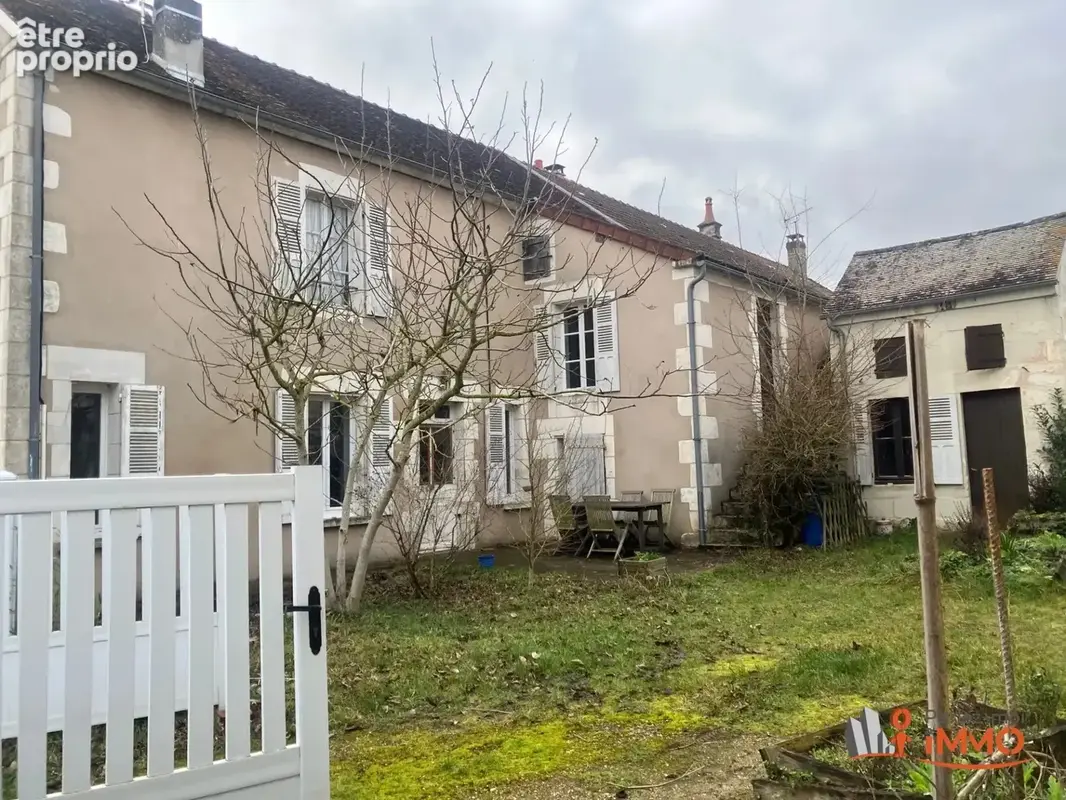 Belle maison en pierres avec jardin et dépendances - photo 12
