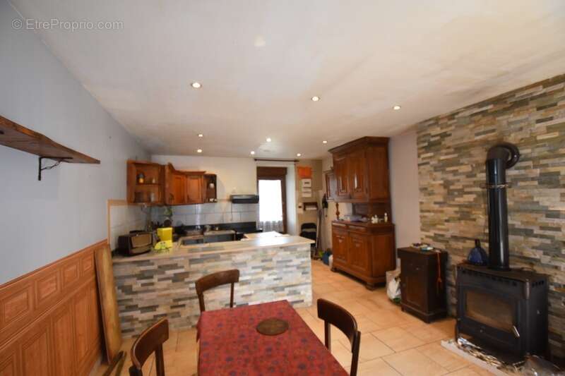 Maison à vendre 9 pièces LA CHAPELLE AU MANS (71) - photo 2