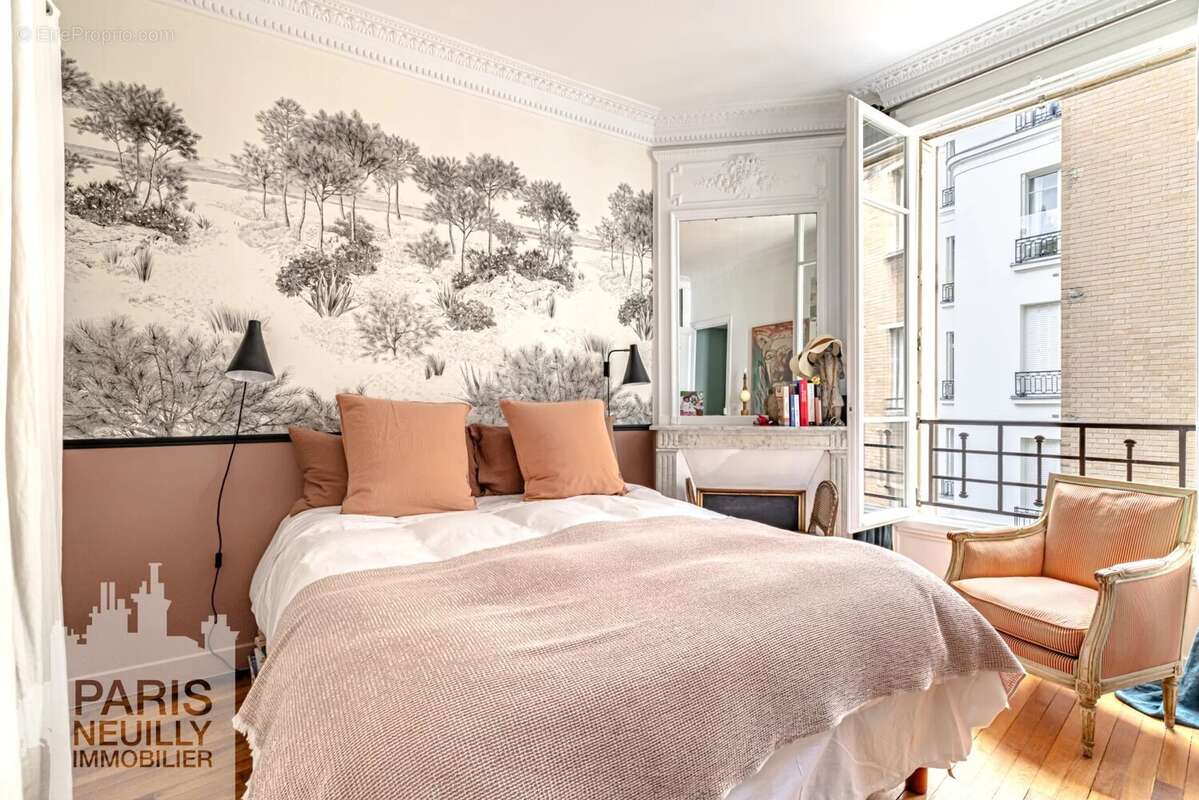 Appartement à PARIS-16E