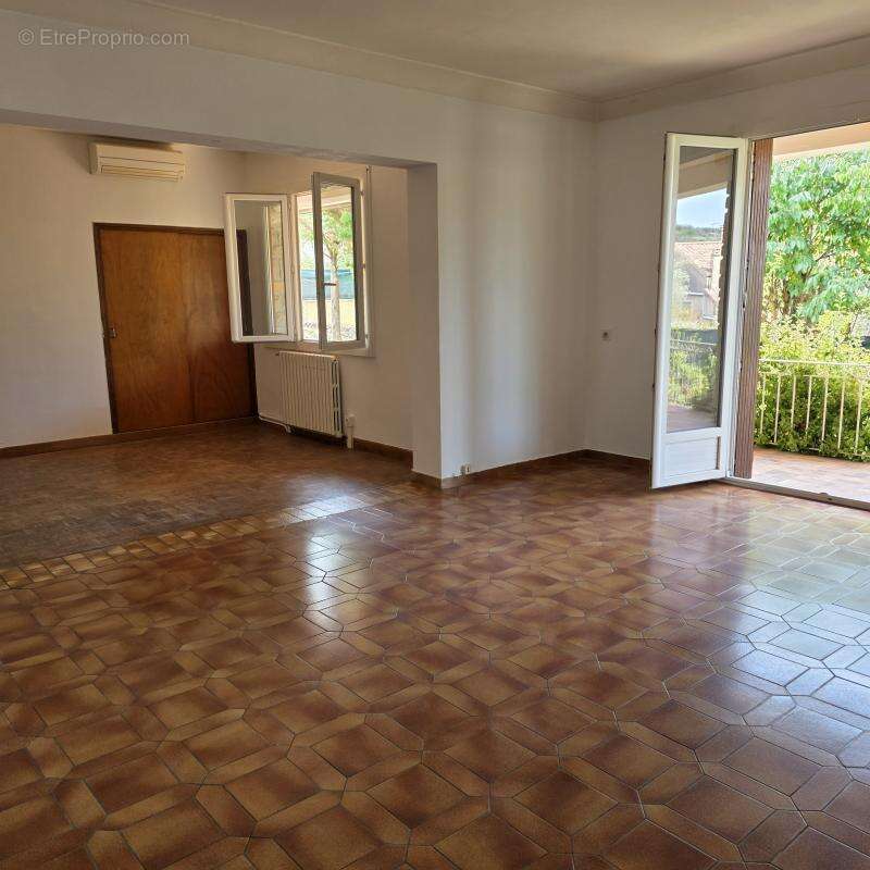 Spacieuse maison avec un joli terrain - photo 8