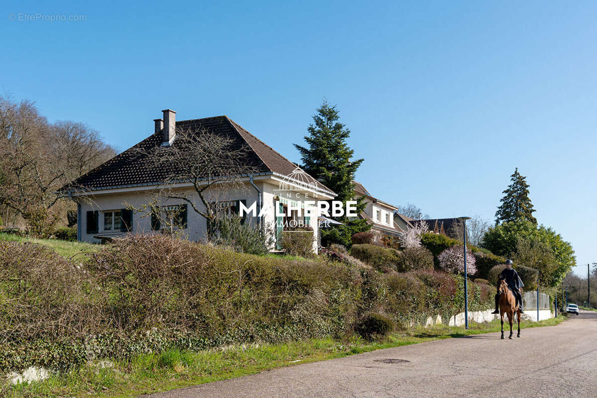Maison à LUDRES