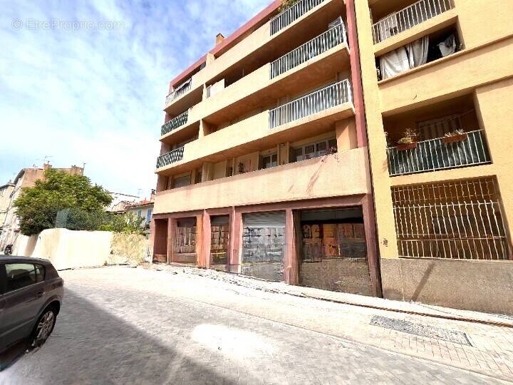Appartement à MARSEILLE-3E