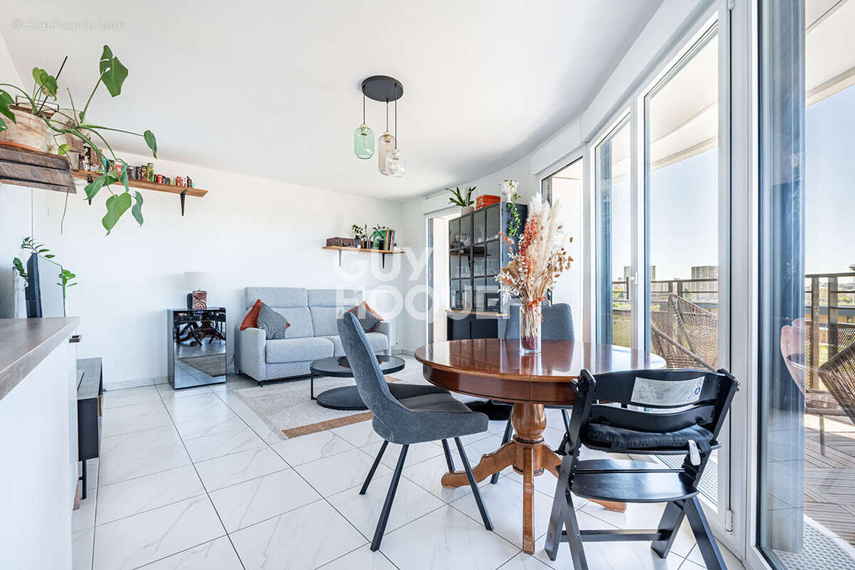 Appartement à COLOMBES