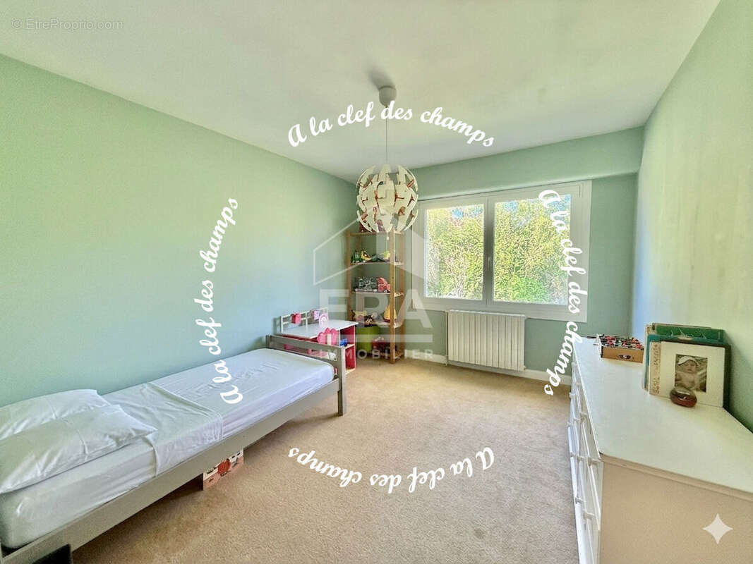 Maison à SAINT-REMY-LES-CHEVREUSE