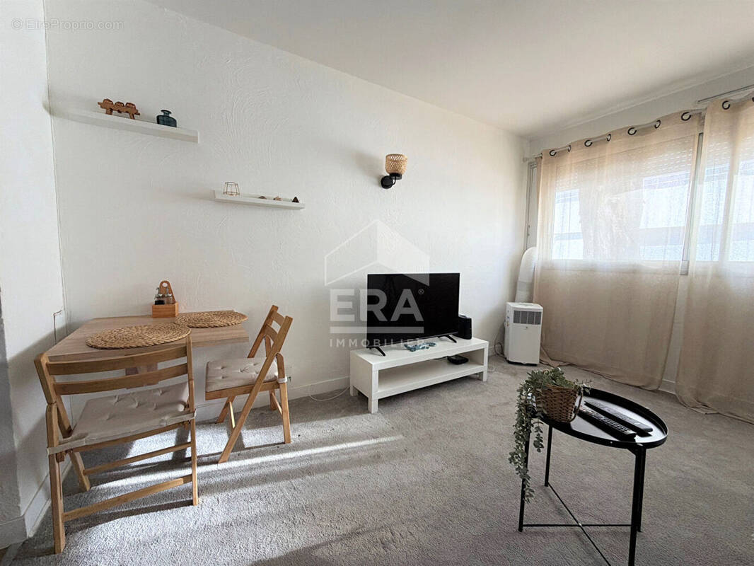 Appartement à VILLENEUVE-LOUBET