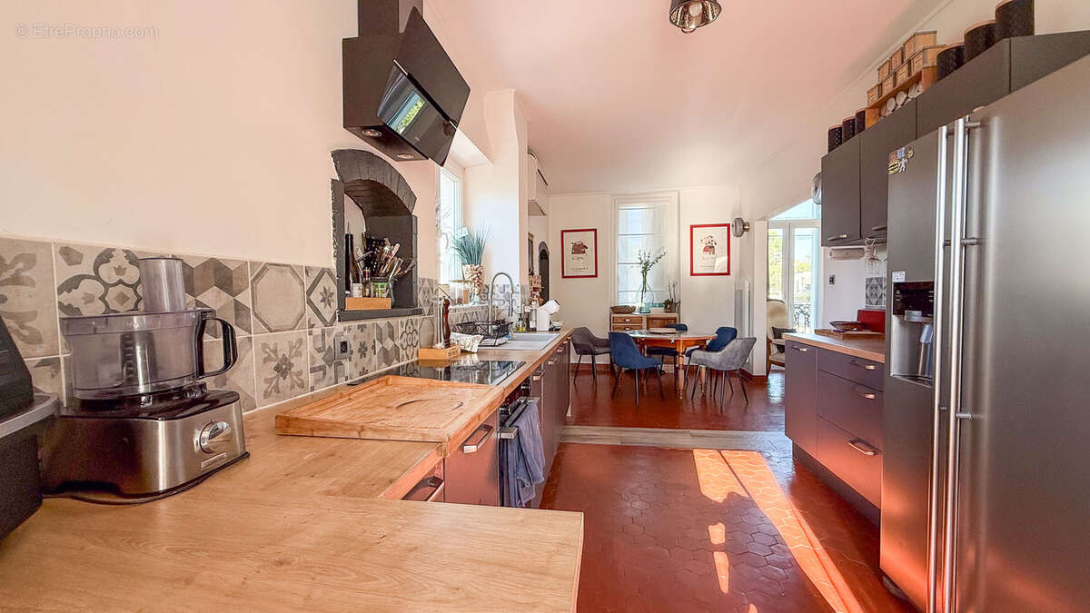 Orange   Élégante maison de maître en pierre avec studio indépendant, garage et terrasses - photo 8